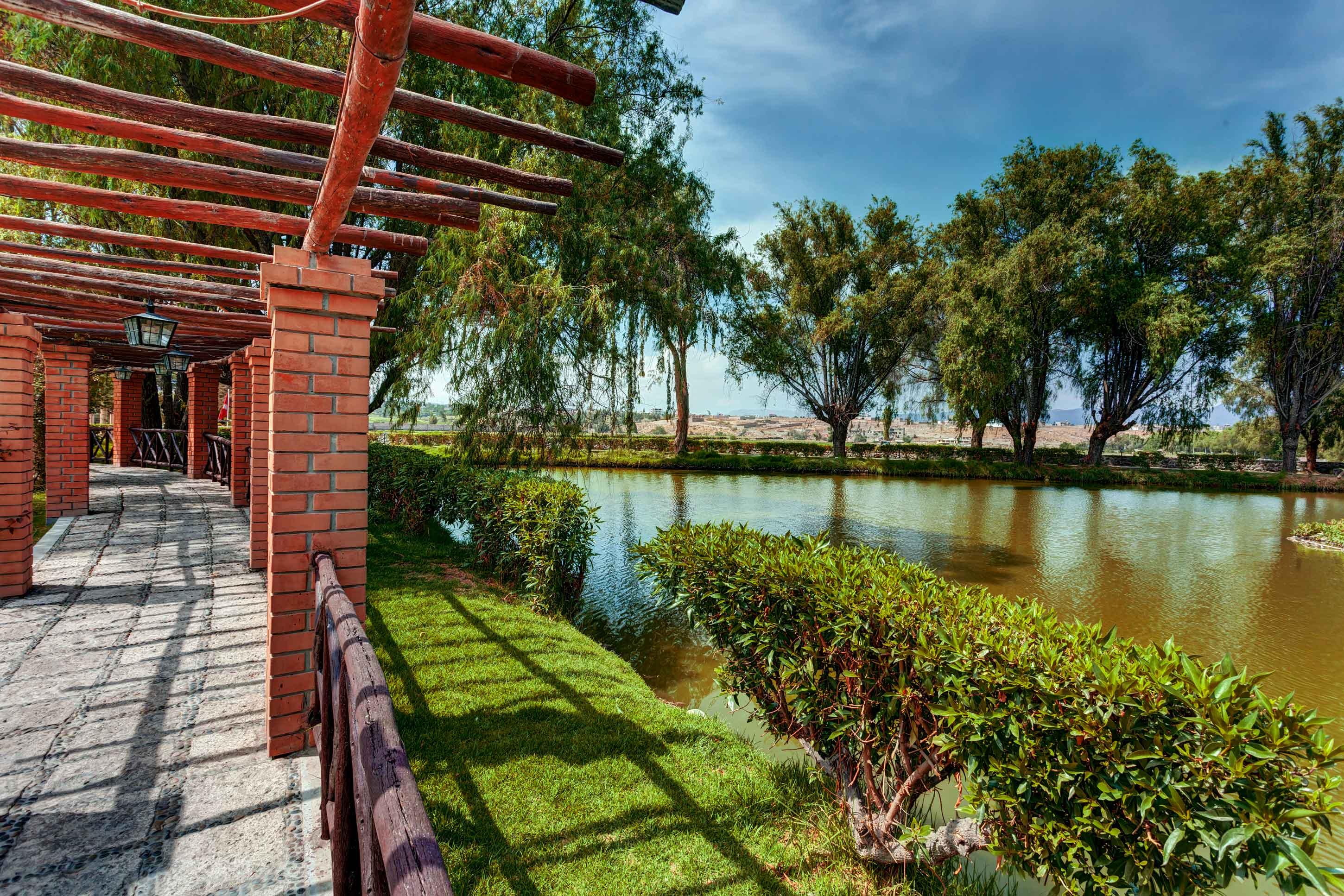 Bth Hotel Arequipa Lake Characato 外观 照片