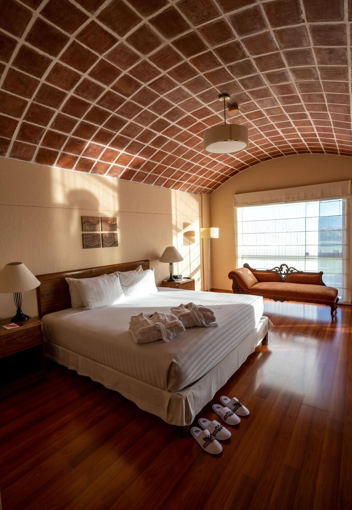 Bth Hotel Arequipa Lake Characato 外观 照片