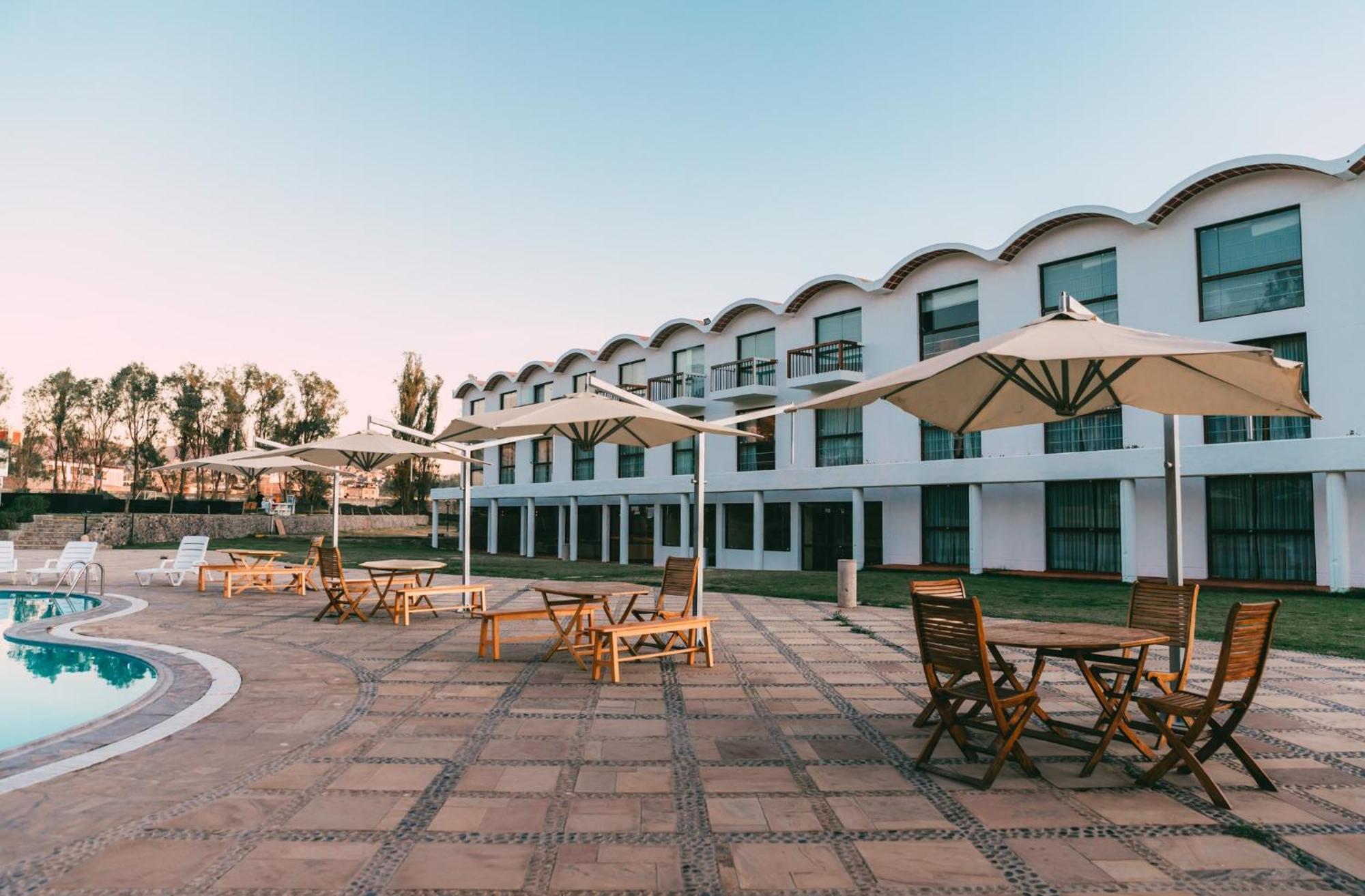 Bth Hotel Arequipa Lake Characato 外观 照片